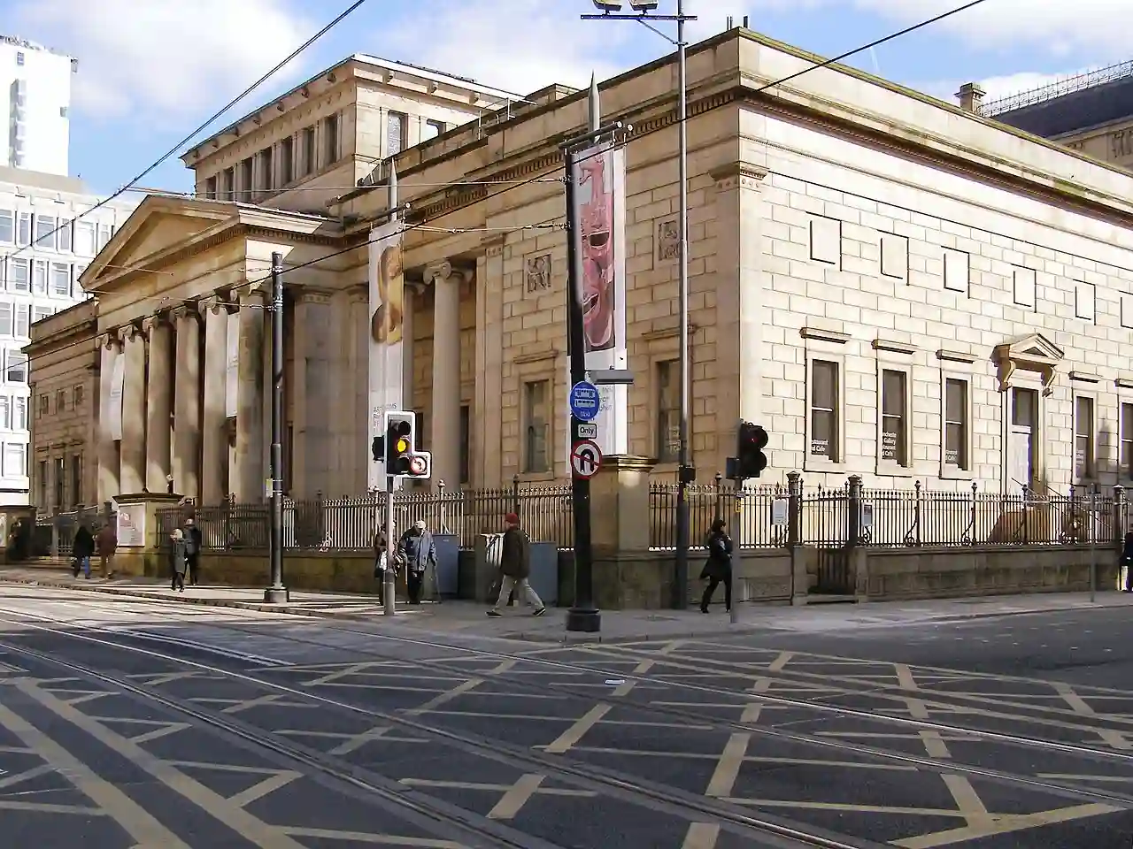 Manchester Art Gallery - geograph.org.uk - 1748756