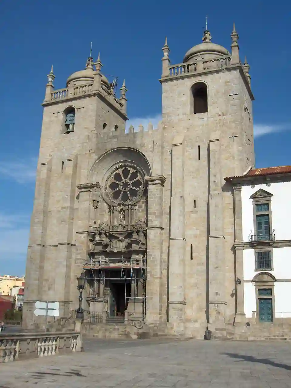Porto.Cathedral01