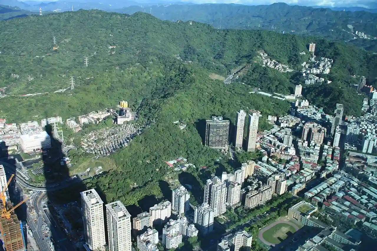 2010 07 22210 6931 Xinyi District, Taipei, Buildings in Taipei, Taipei 101, Streets in Taipei, Taiwan