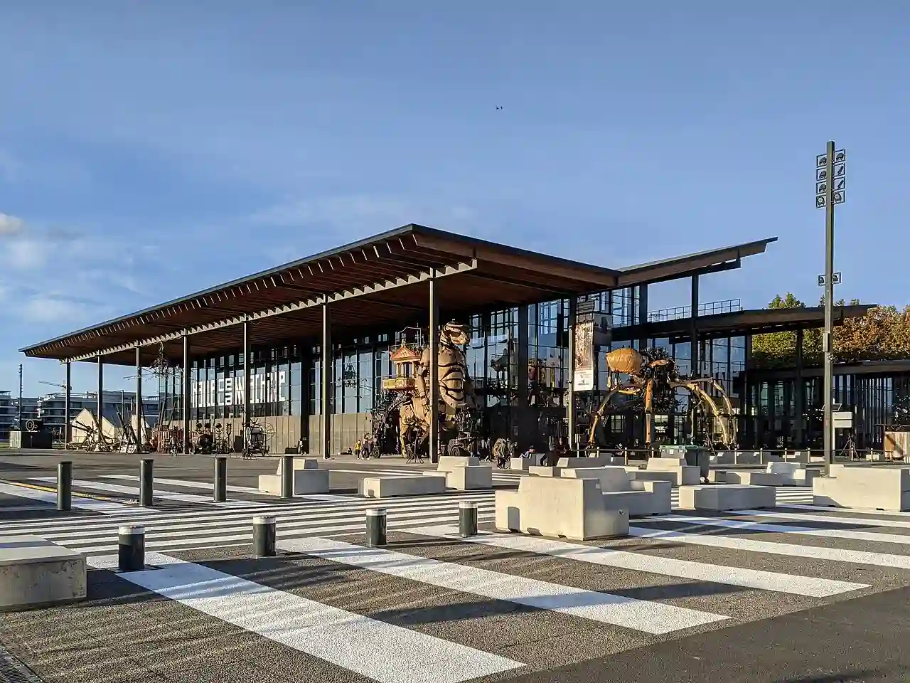 Piste des Géants et halle de la Machine