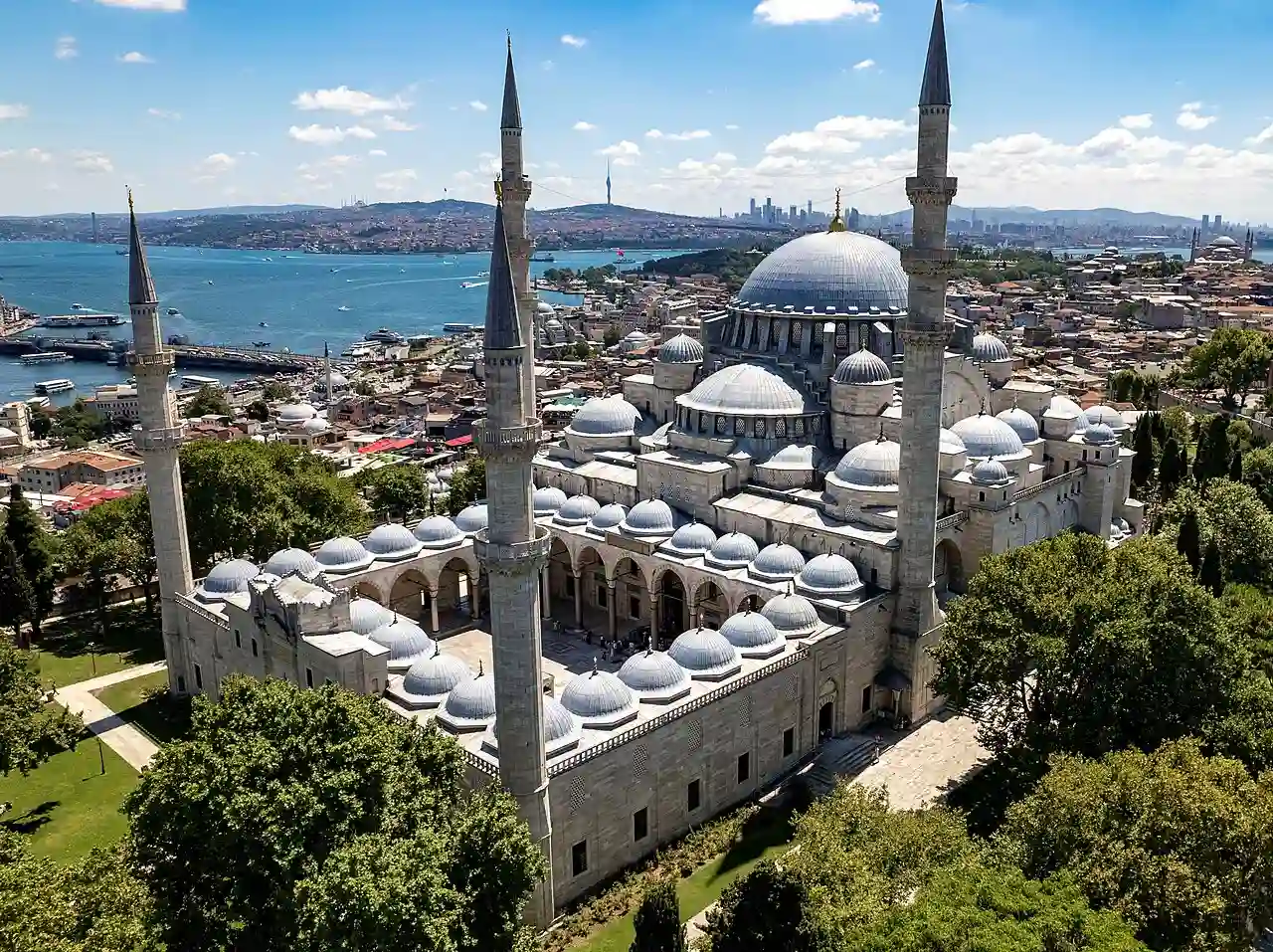 SüleymaniyeMosqueIstanbul (cropped)