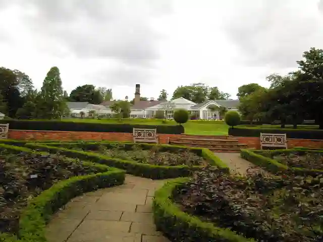 Birmingham Botanical Gardens, rose garden. - geograph.org.uk - 835649