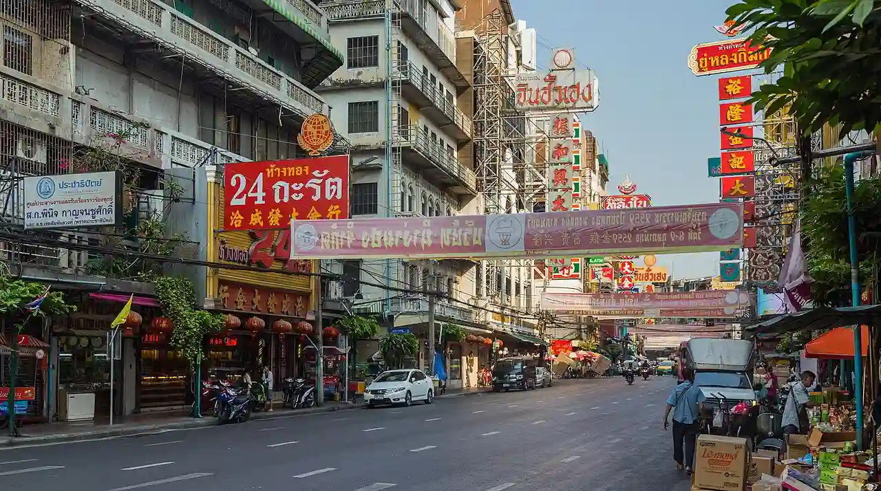 2016 Bangkok, Dystrykt Samphanthawong, Ulica Yaowarat (05)