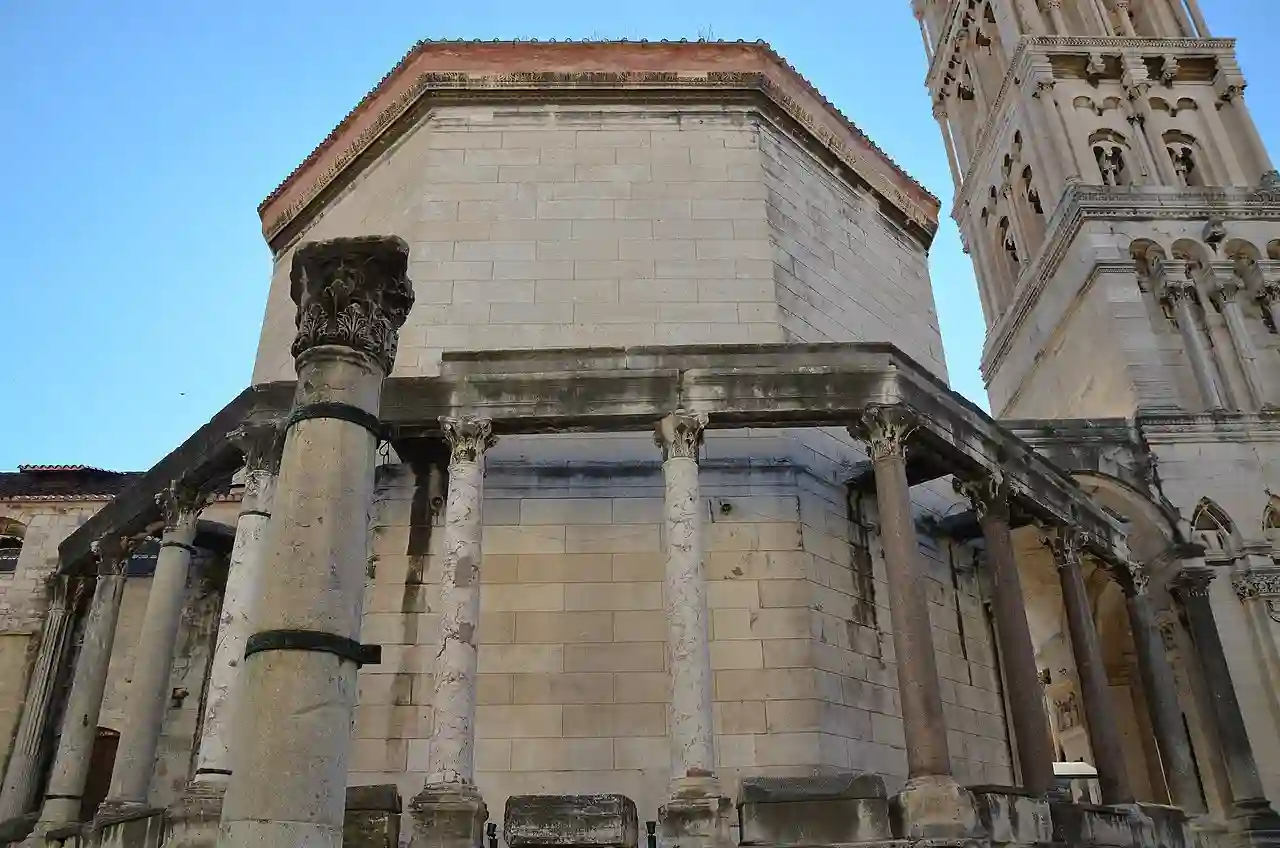 Diocletians Palace, Split (11907618633)