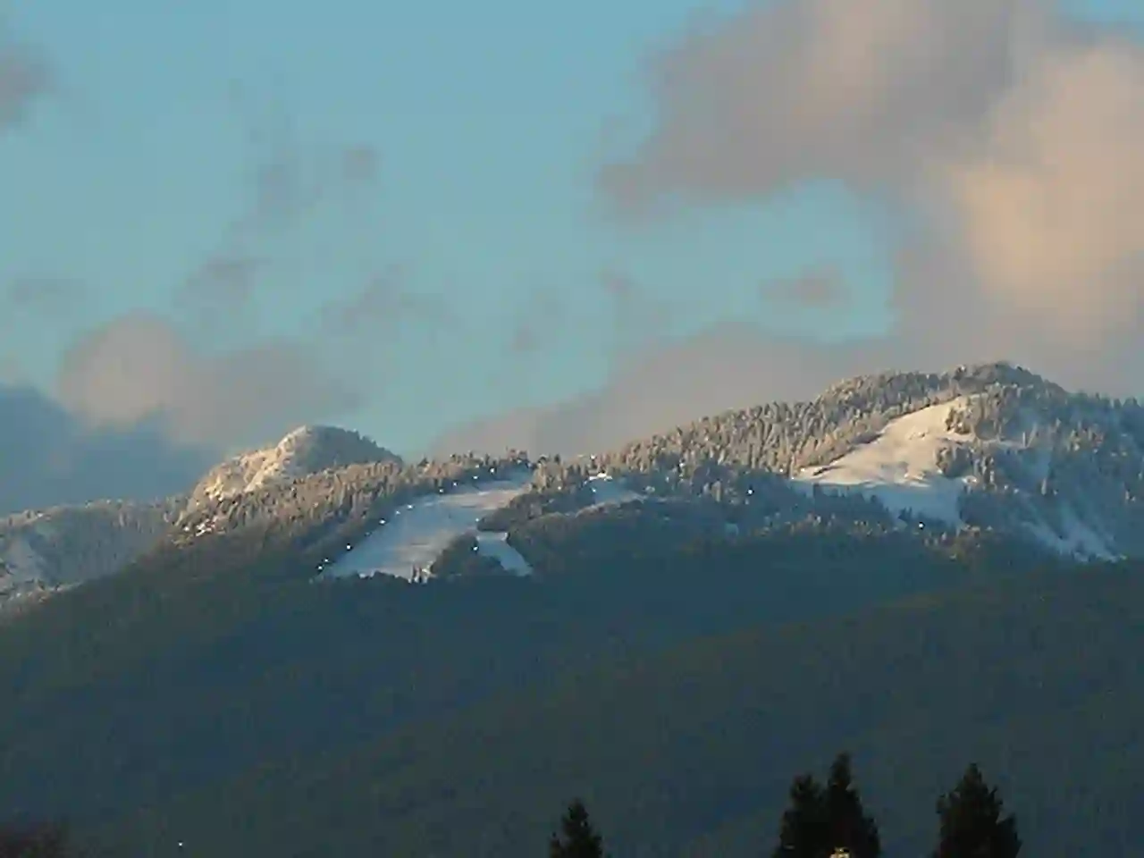 Grouse mountain (ski runs close up)