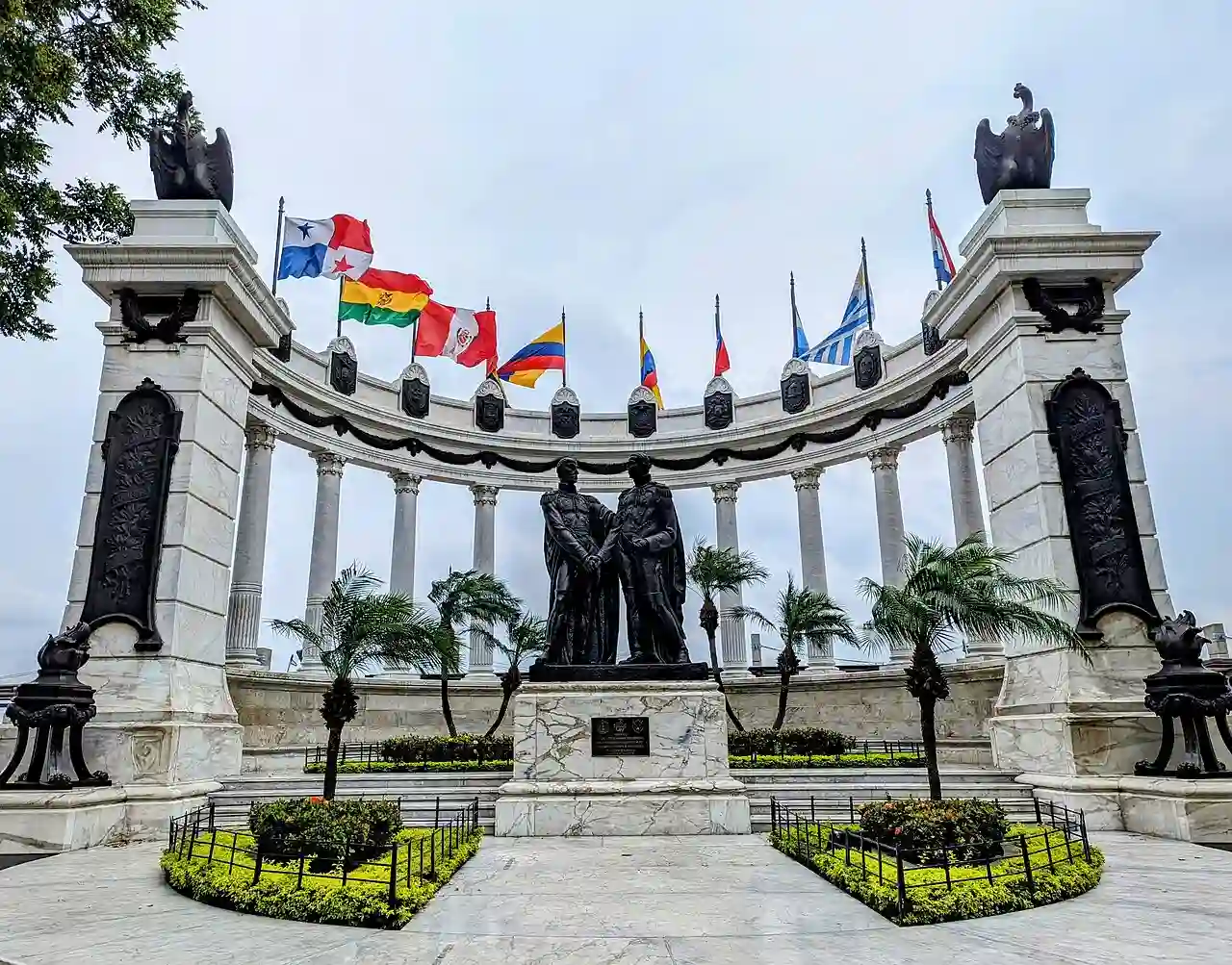 Hemiciclo de la Rotonda en Guayaquil
