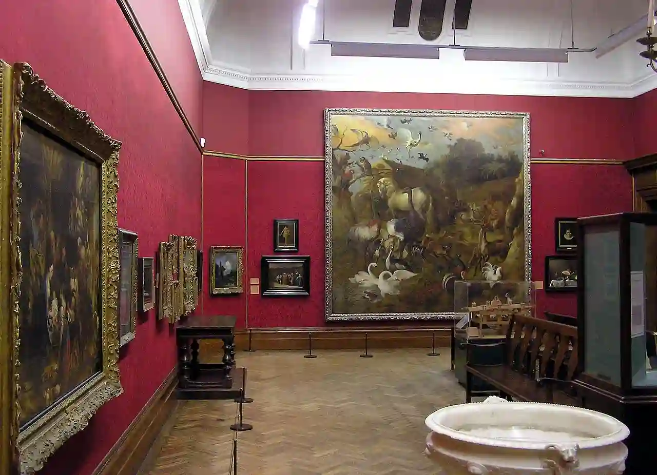 Bristol art.gallery.interior.arp