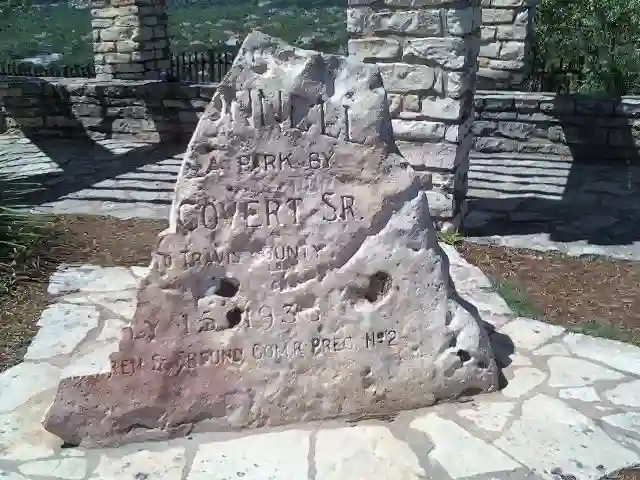 Covert Marker on Mt Bonnell 2010