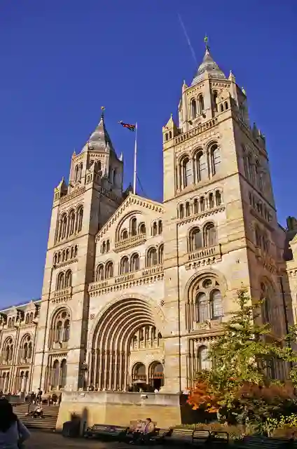 Entrance to Natural History Museum, Cromwell Road, London SW7 - geograph.org.uk - 1034304