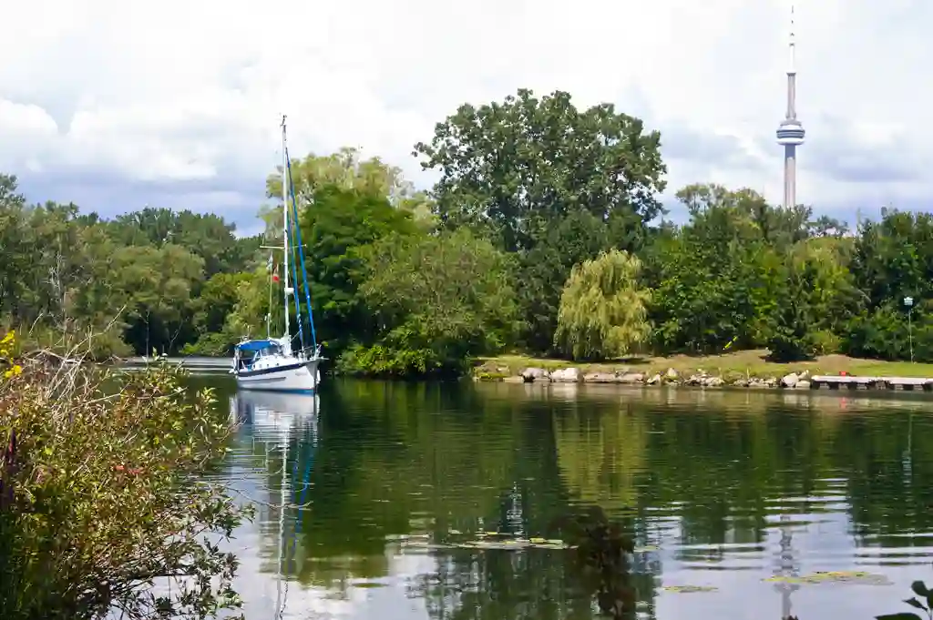 Boating in the Toronto Islands
