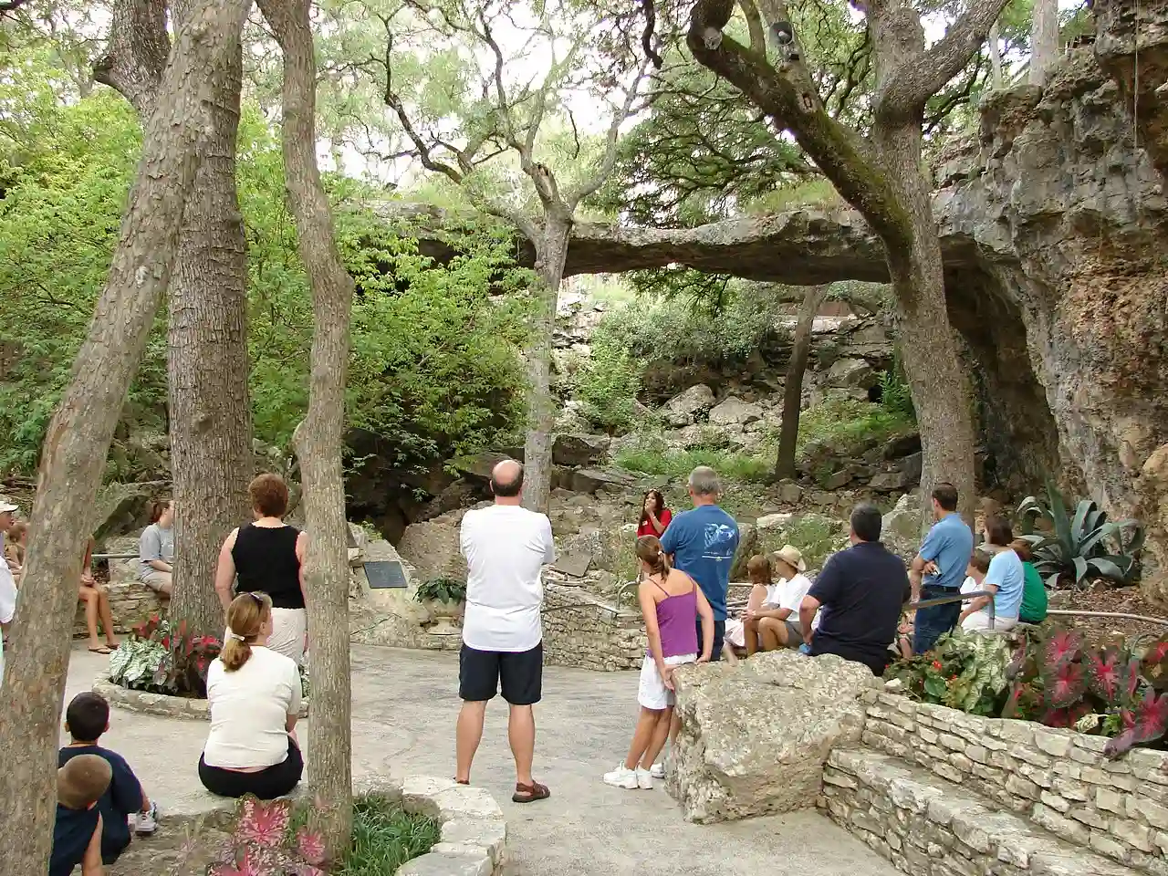 NaturalBridgeCaverns1