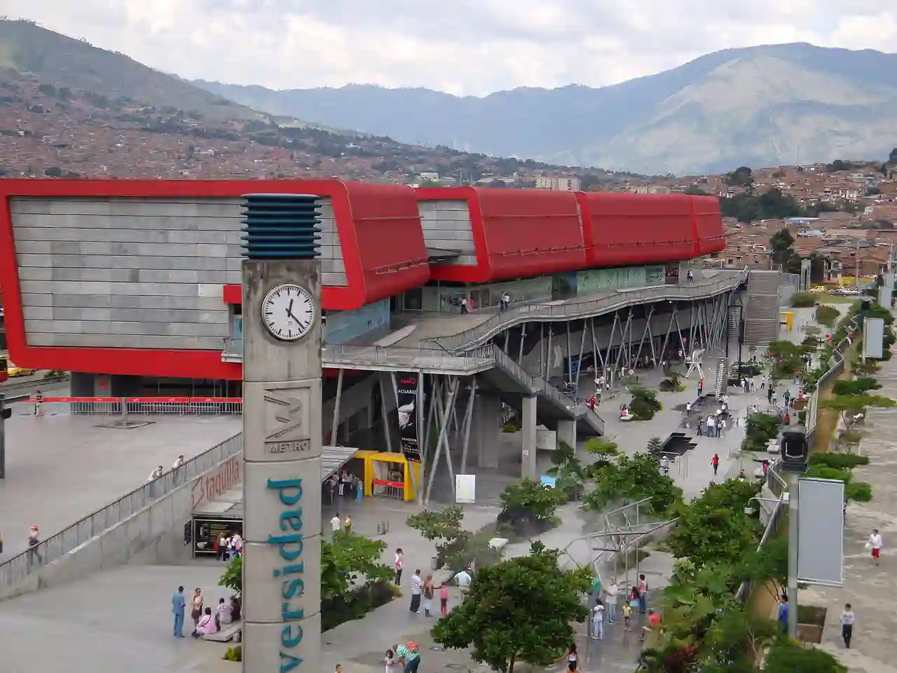 Parque Explora. from Metrostation Universidad, Medellín
