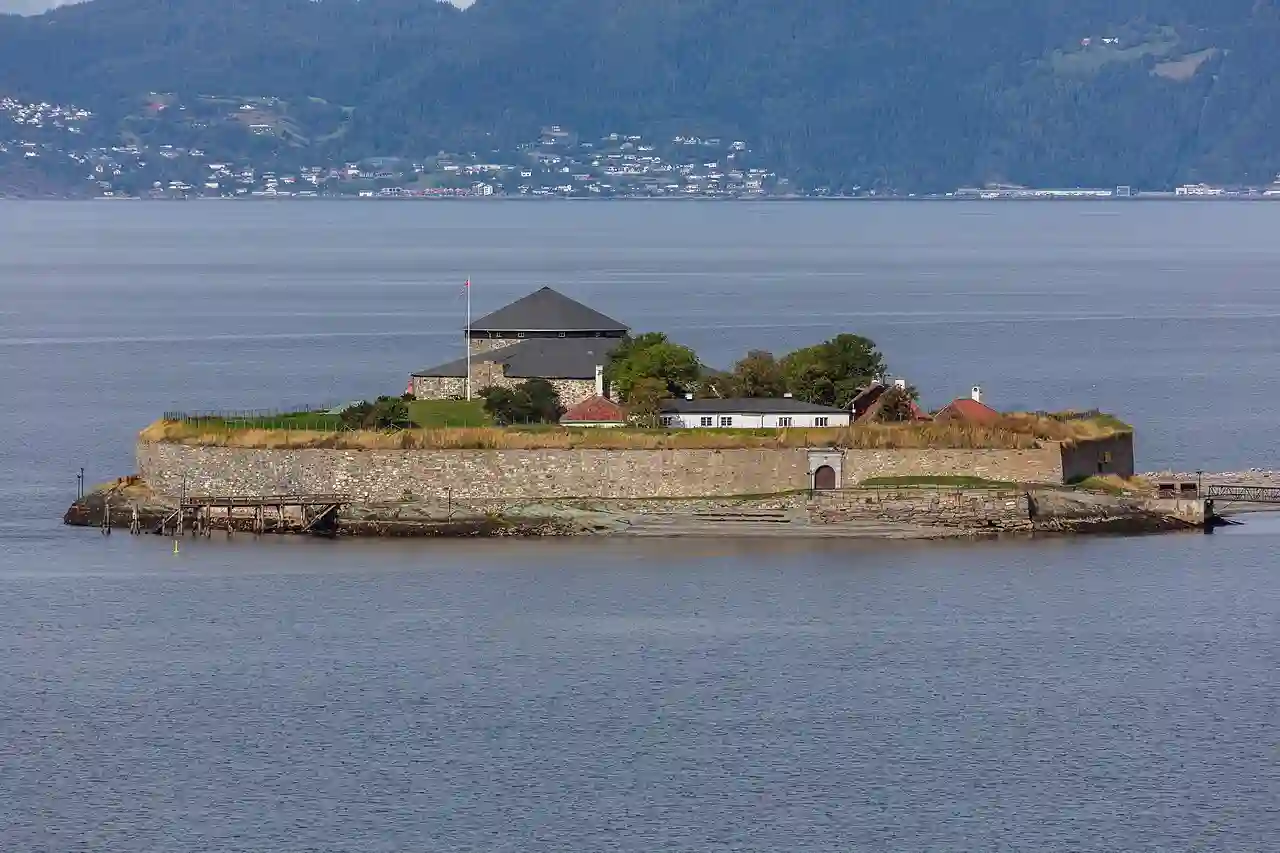 Islote Munkholmen, Trondheim, Noruega, 2019-09-06, DD 13