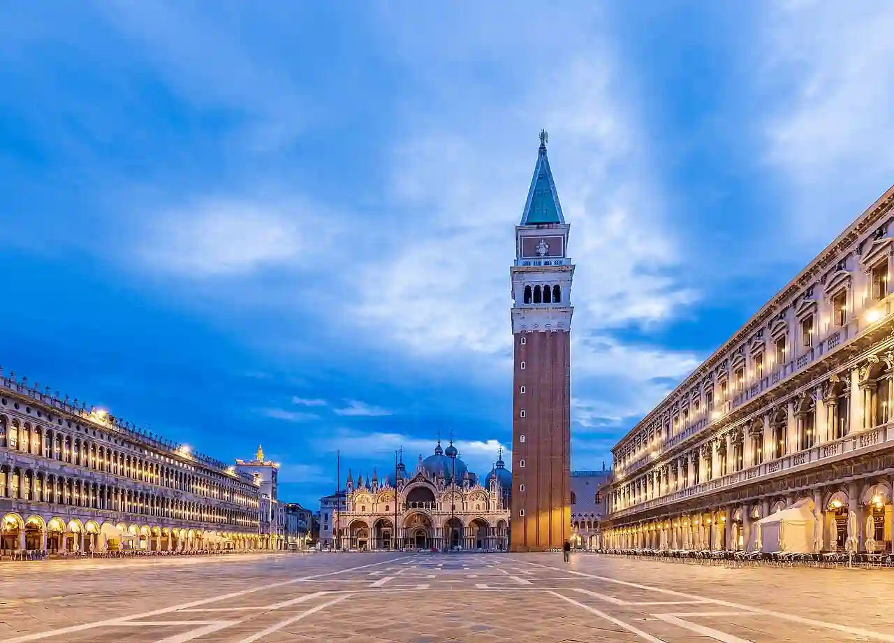 Piazza San Marco (Venice) at night-msu-2021-6449-