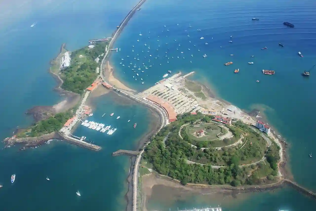 Isla Naos e Isla Perico