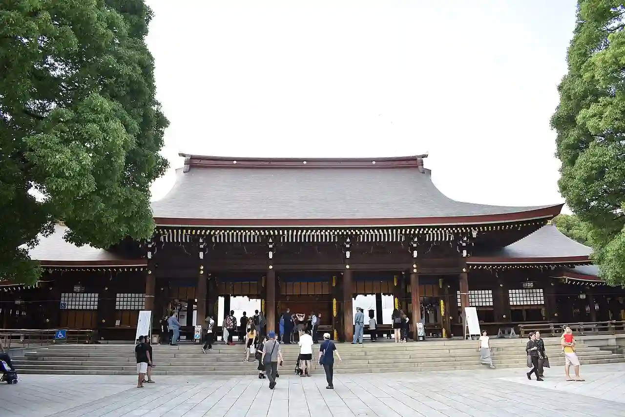 Courtyard of Meiji Shrine 20190717