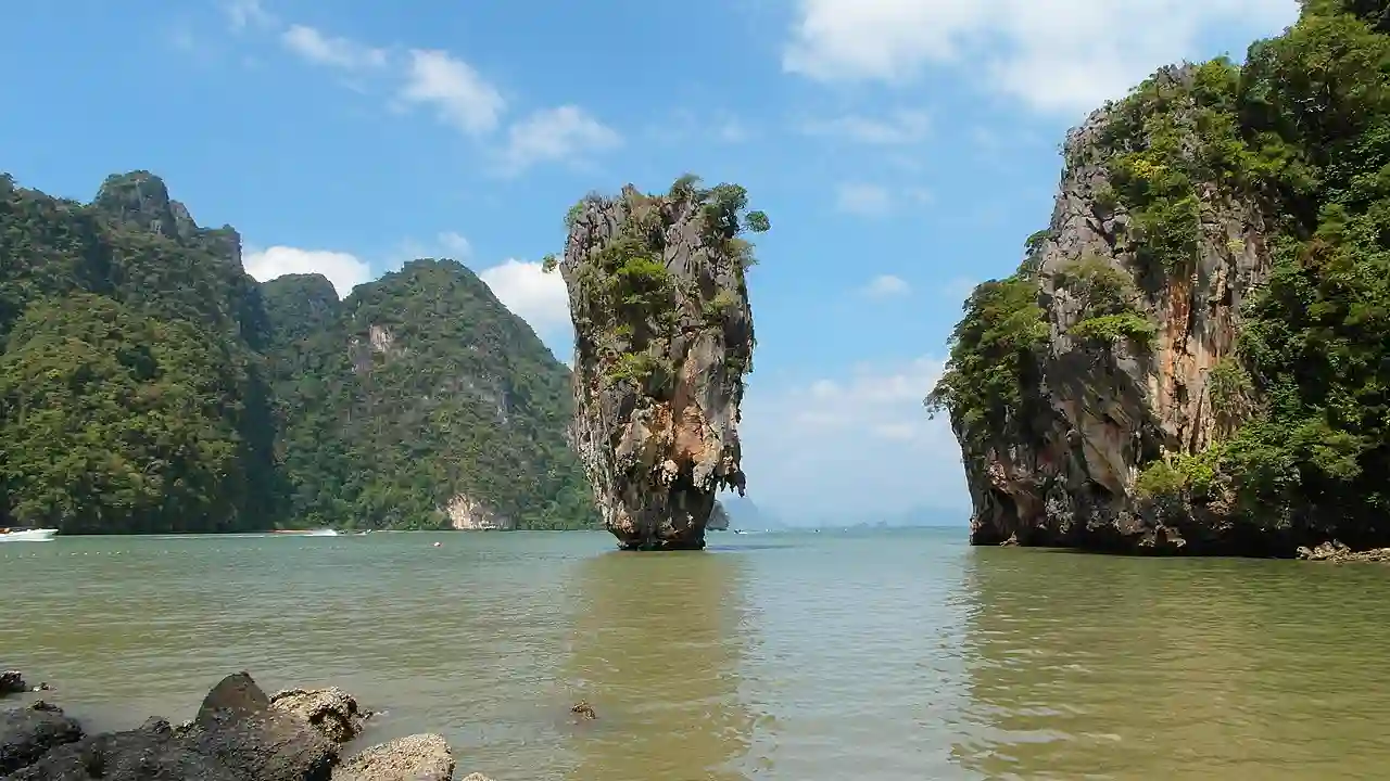 Phan Nga (2013 Dec.) "J.Bond Island" - panoramio (2)