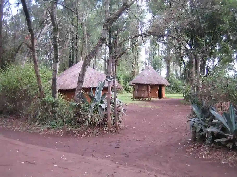 BomasLuoVillage