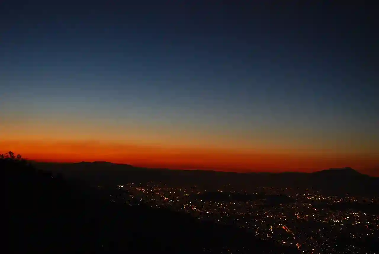 A noite vencendo o dia.