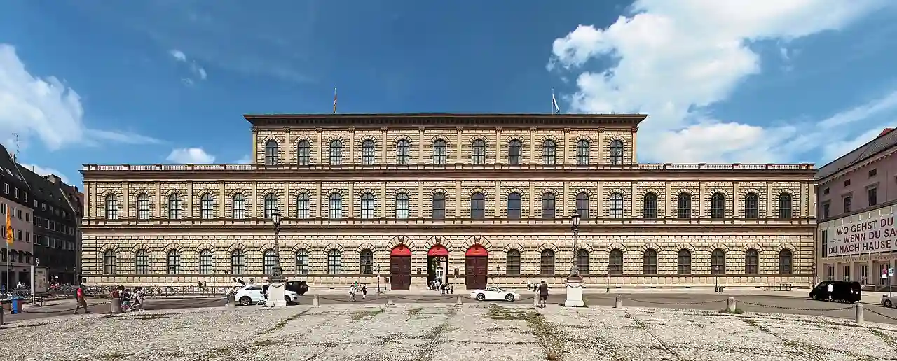 Münchner Residenz 2014-08-02 Pano