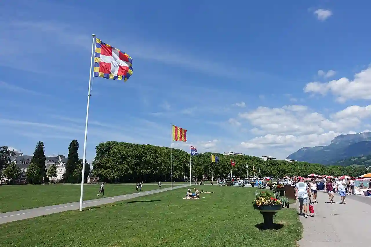 Le Paquier @ Annecy (34660192114)