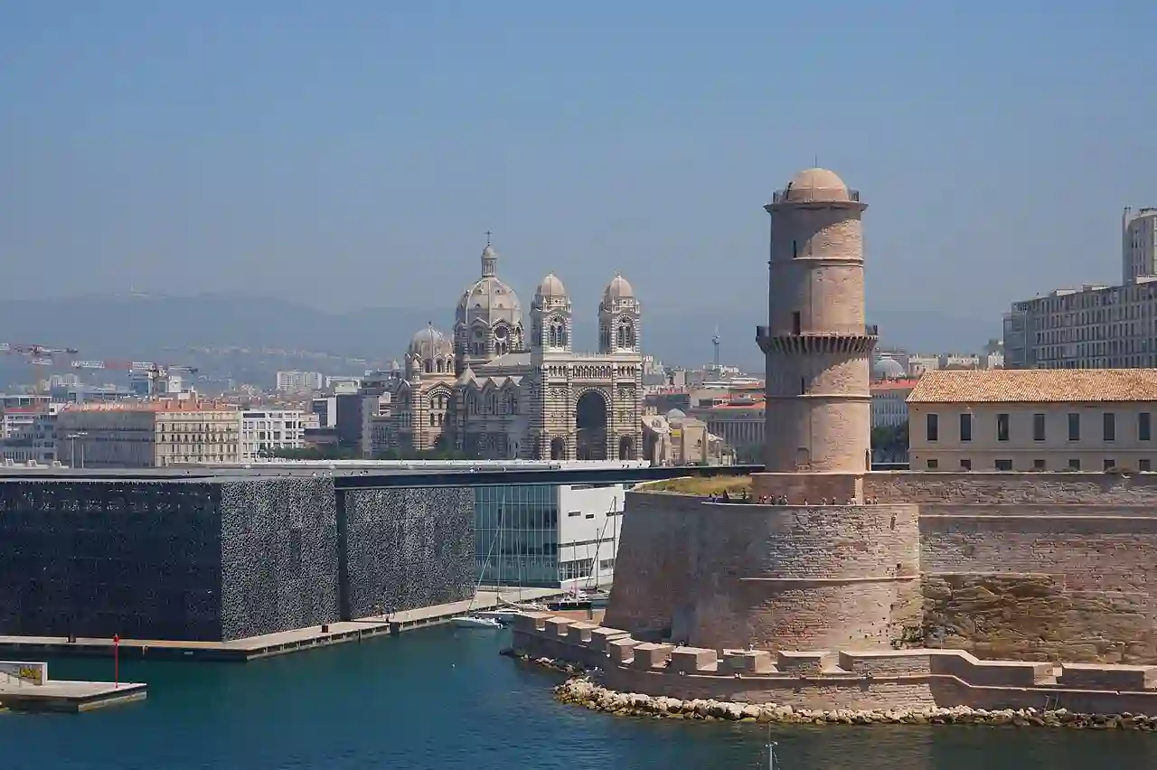 Mucem et Cathédrale Sainte-Marie-Majeure de Marseille