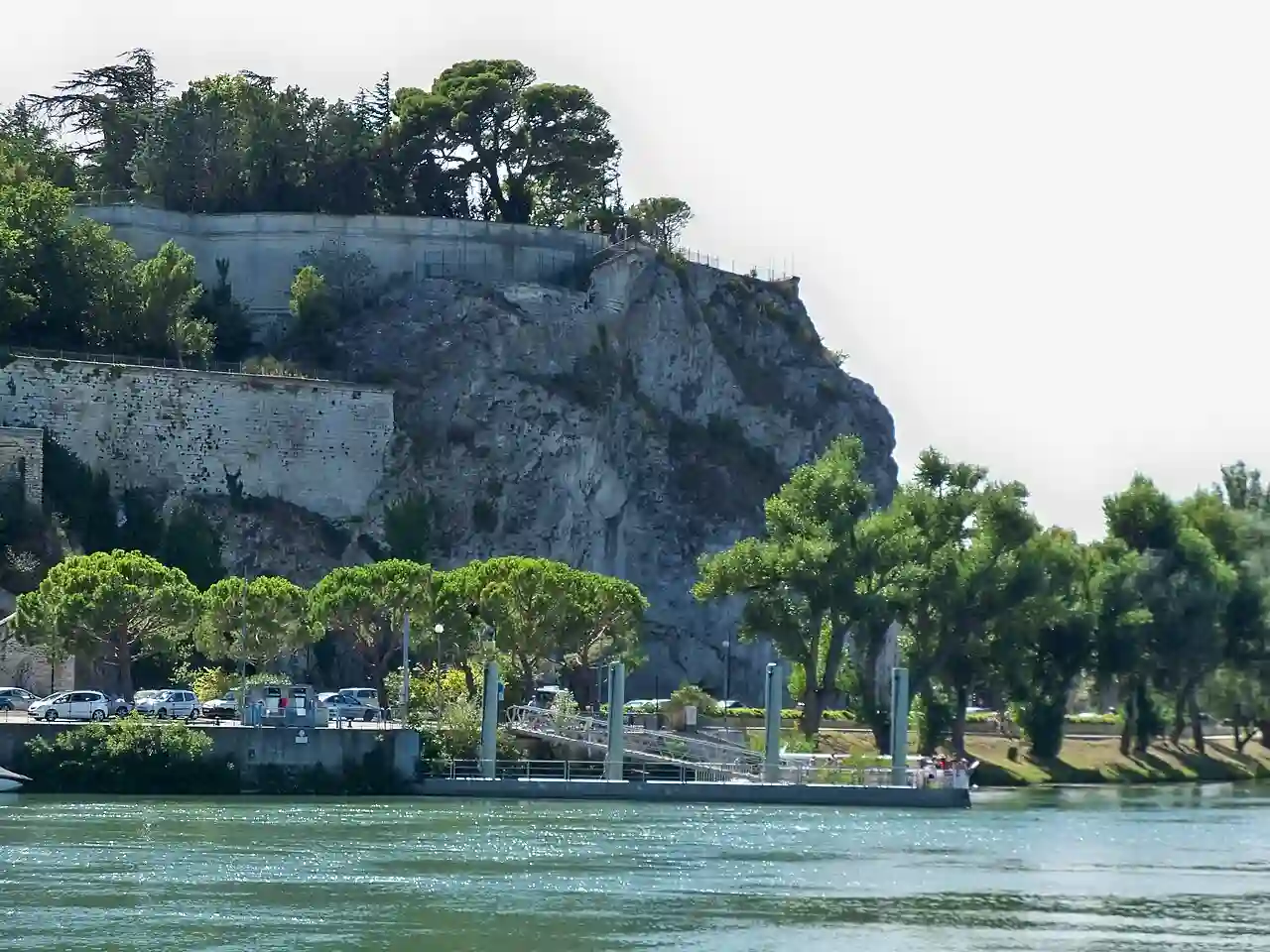 Avignon - embarcadère navette fluviale
