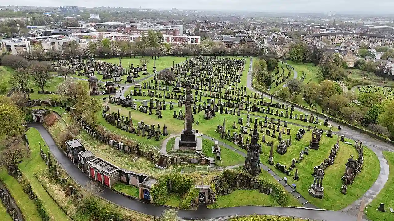 Glasgow Necropolis - aerial - 2025-04-17 01