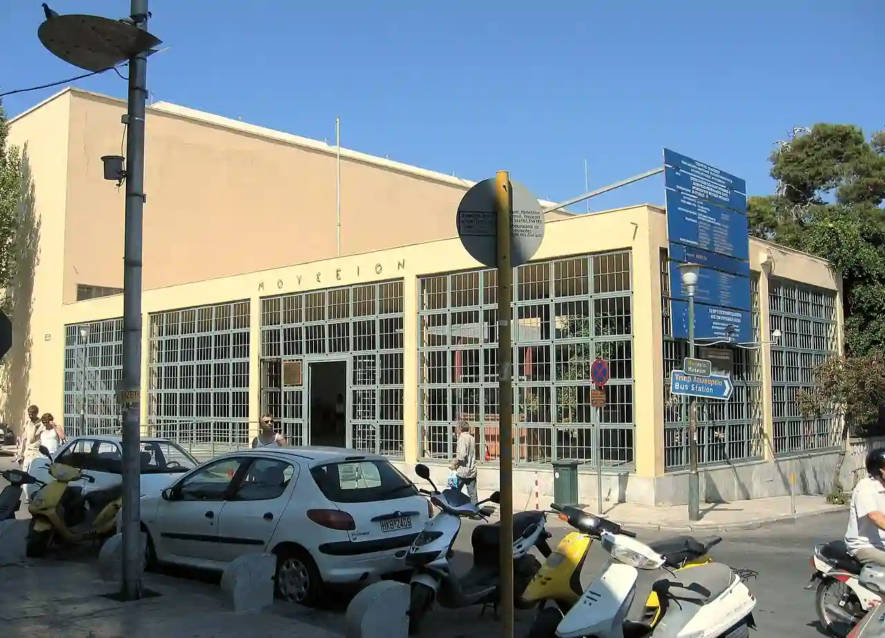 Building of the Archaeological Museum of Heraklion, 061381