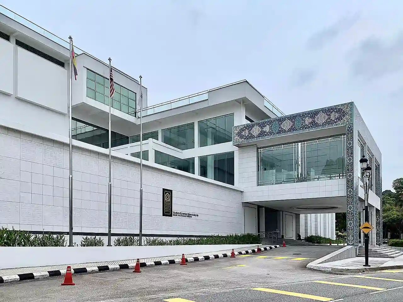 Islamic Arts Museum Malaysia Exterior (May 2022) - img 02