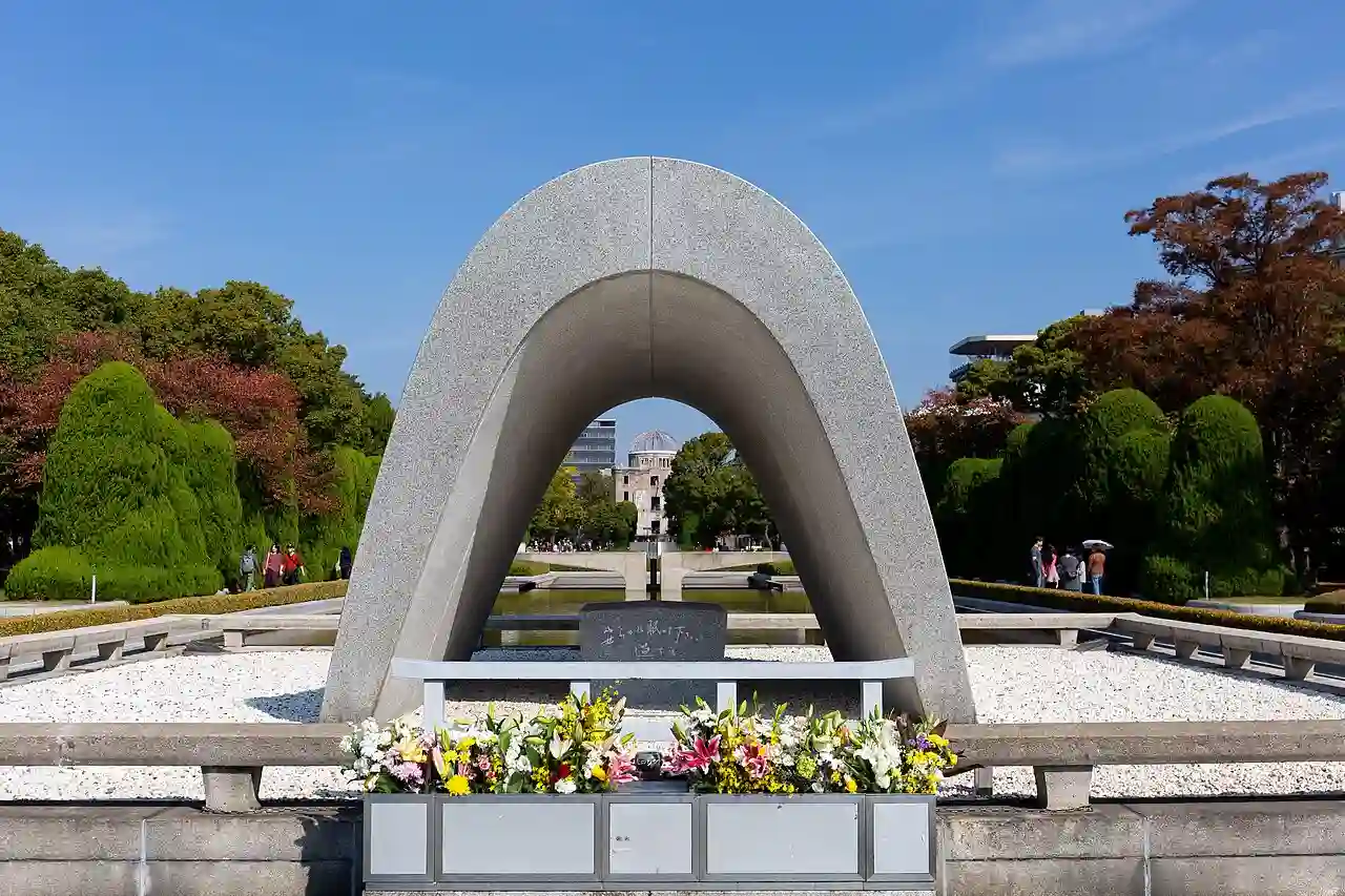 20181111 Hiroshima Memorial Cenotaph-1