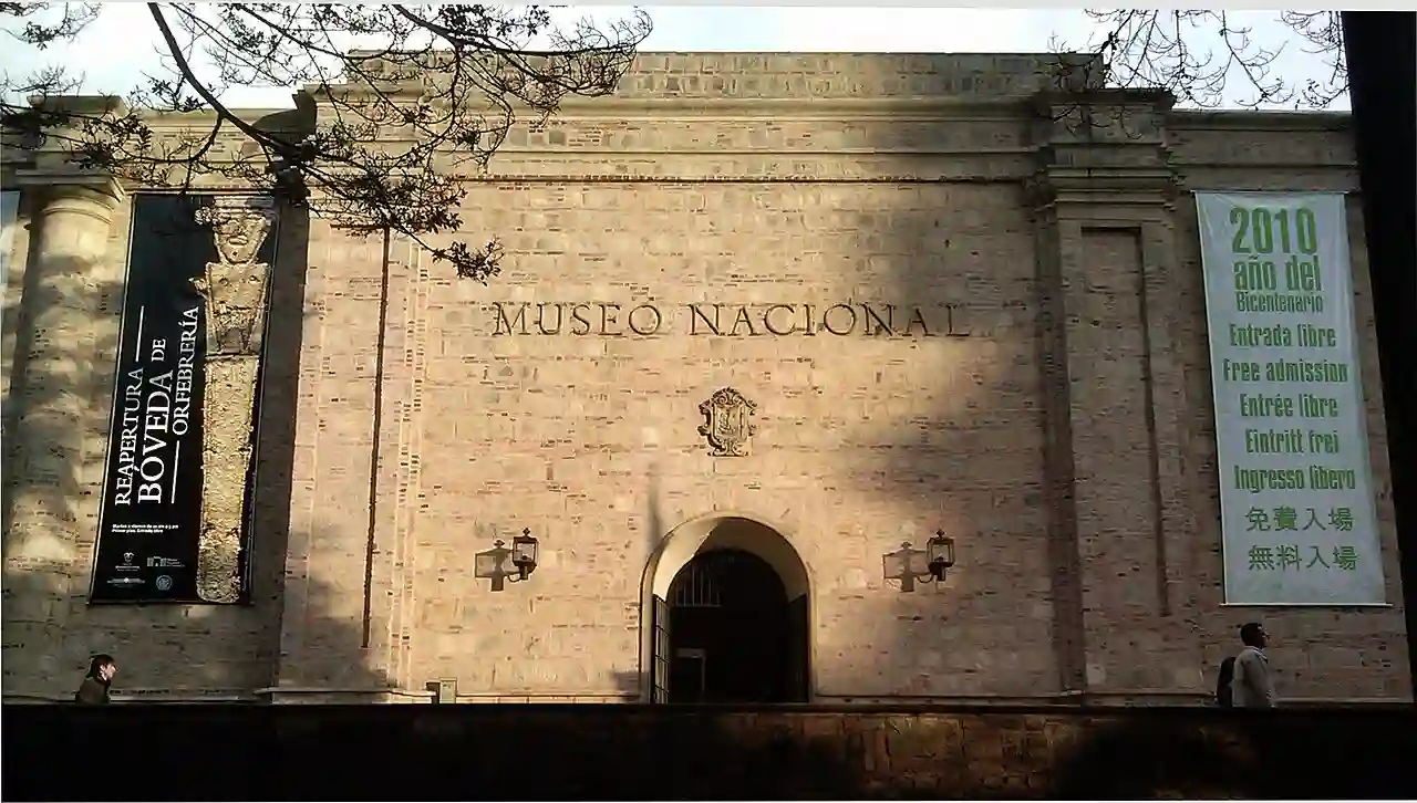 Entrada Principal del Museo Nacional de Colombia