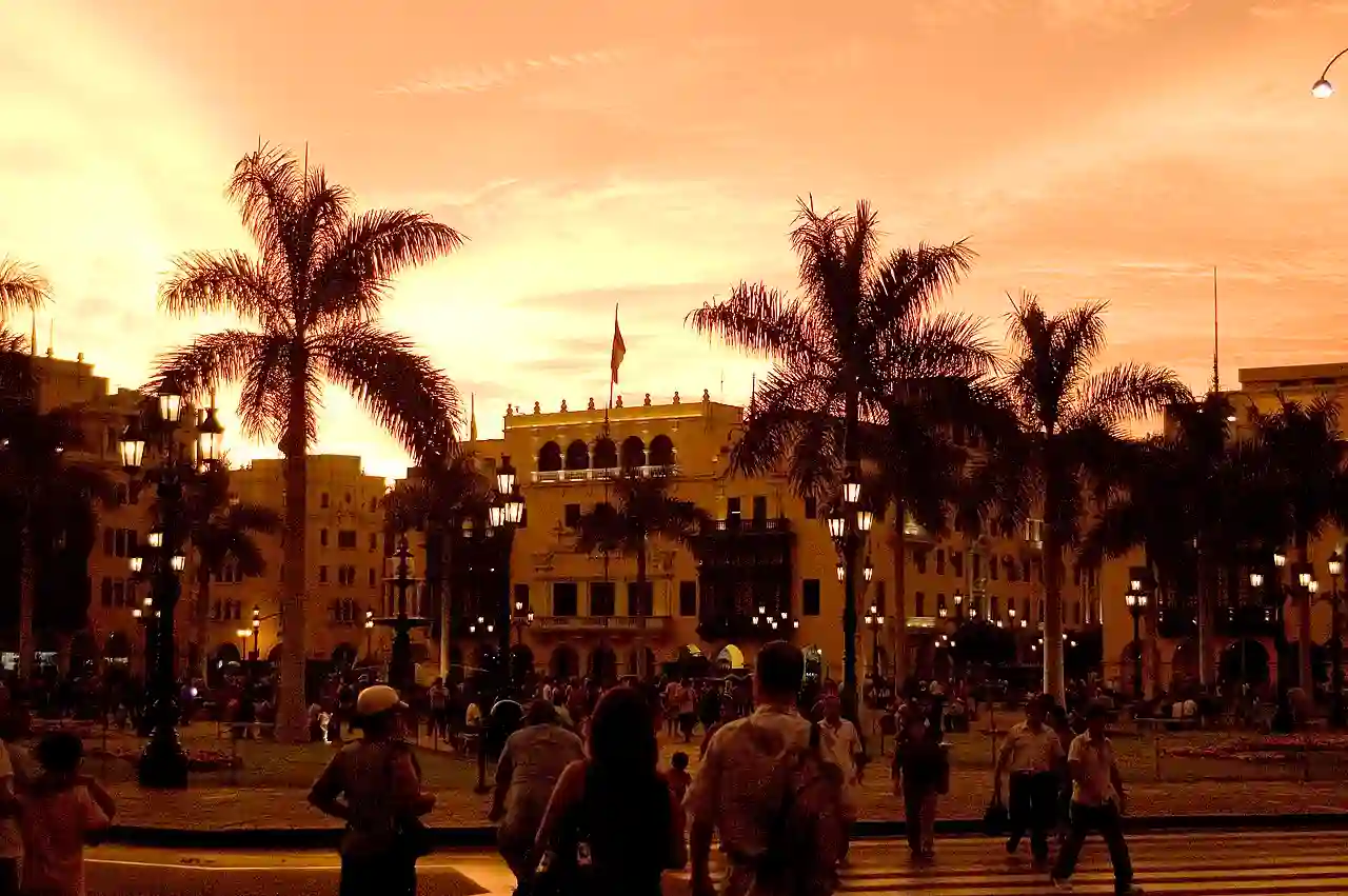 Lima - Plaza de Armas Dusk4