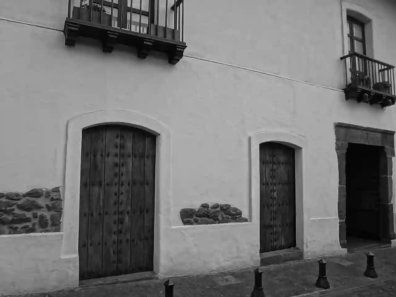 (Museo Casa del Alabado) from Calle Cuenca, Quito pic a