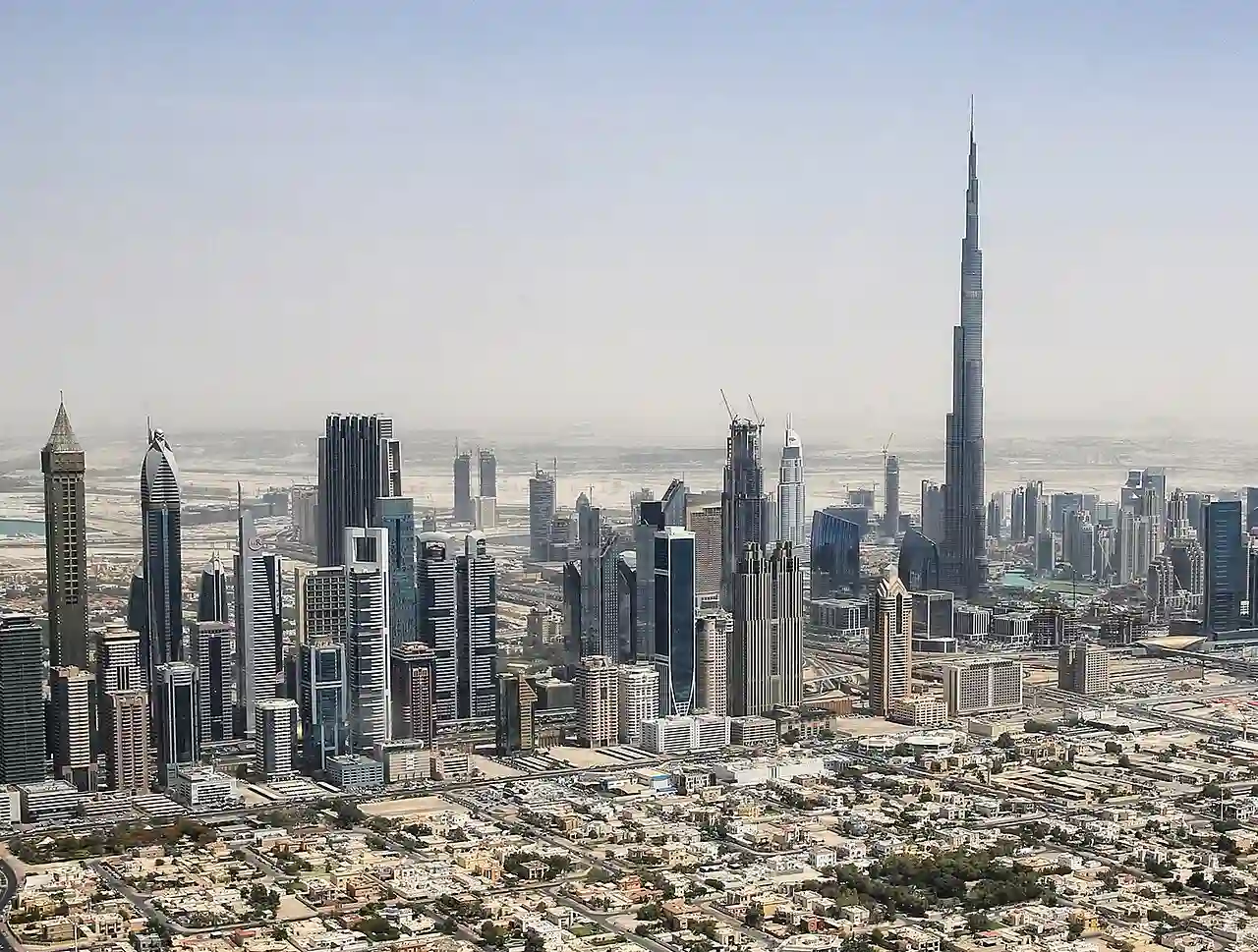 Dubai skyline 2015 (crop)