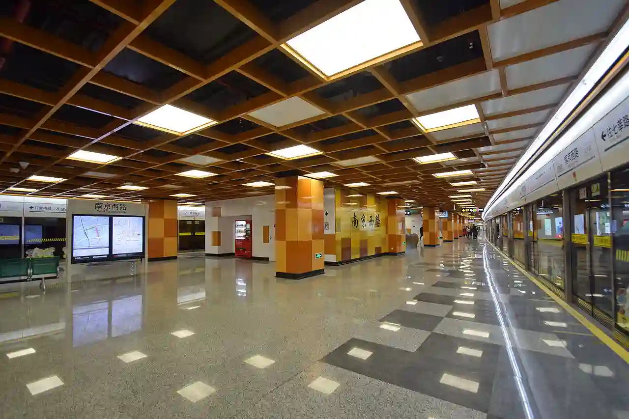 West Nanjing Road Station Line12 Platform