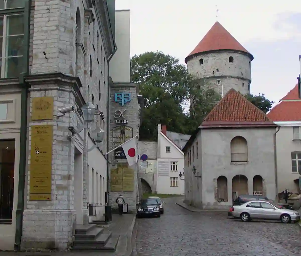 Tallinn old town side street