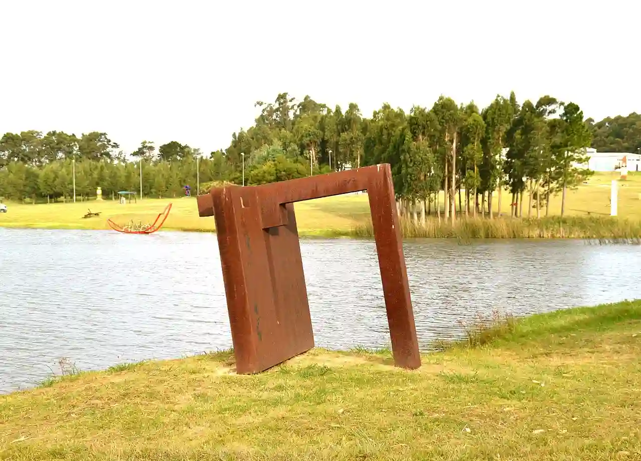 Peter Schwickerat, Plastik Stahl IX 96, Stahlbramme 25cm dick, 2,4x2x2,4m, Fundacion Pablo Atchugarry, Punta del Este, Uruguay
