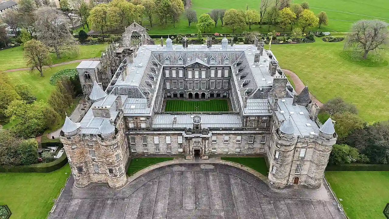 Holyrood Palace - aerial - 2025-04-19 04