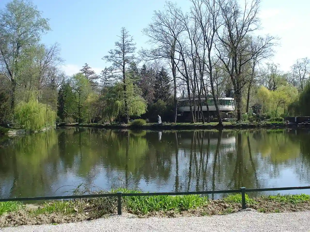 Zagreb - Maksimirsko jezero u travnju