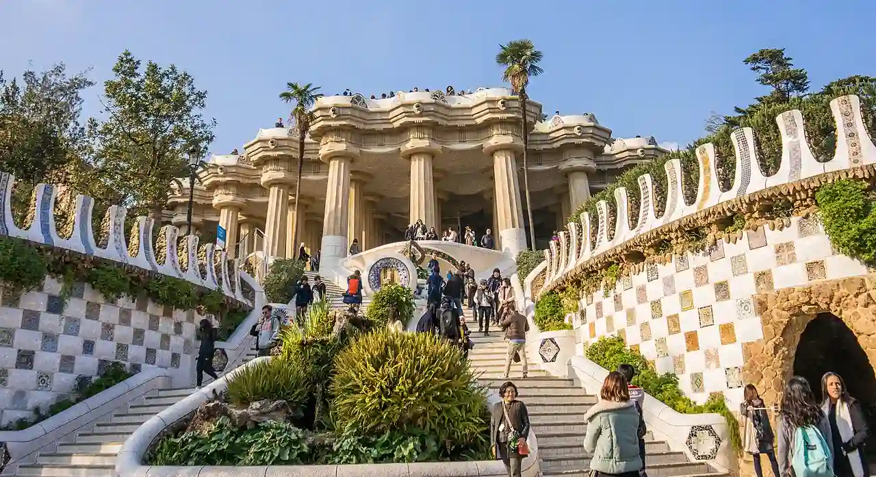 Outdoor-architecture-structure-palace-europe-museum-829420