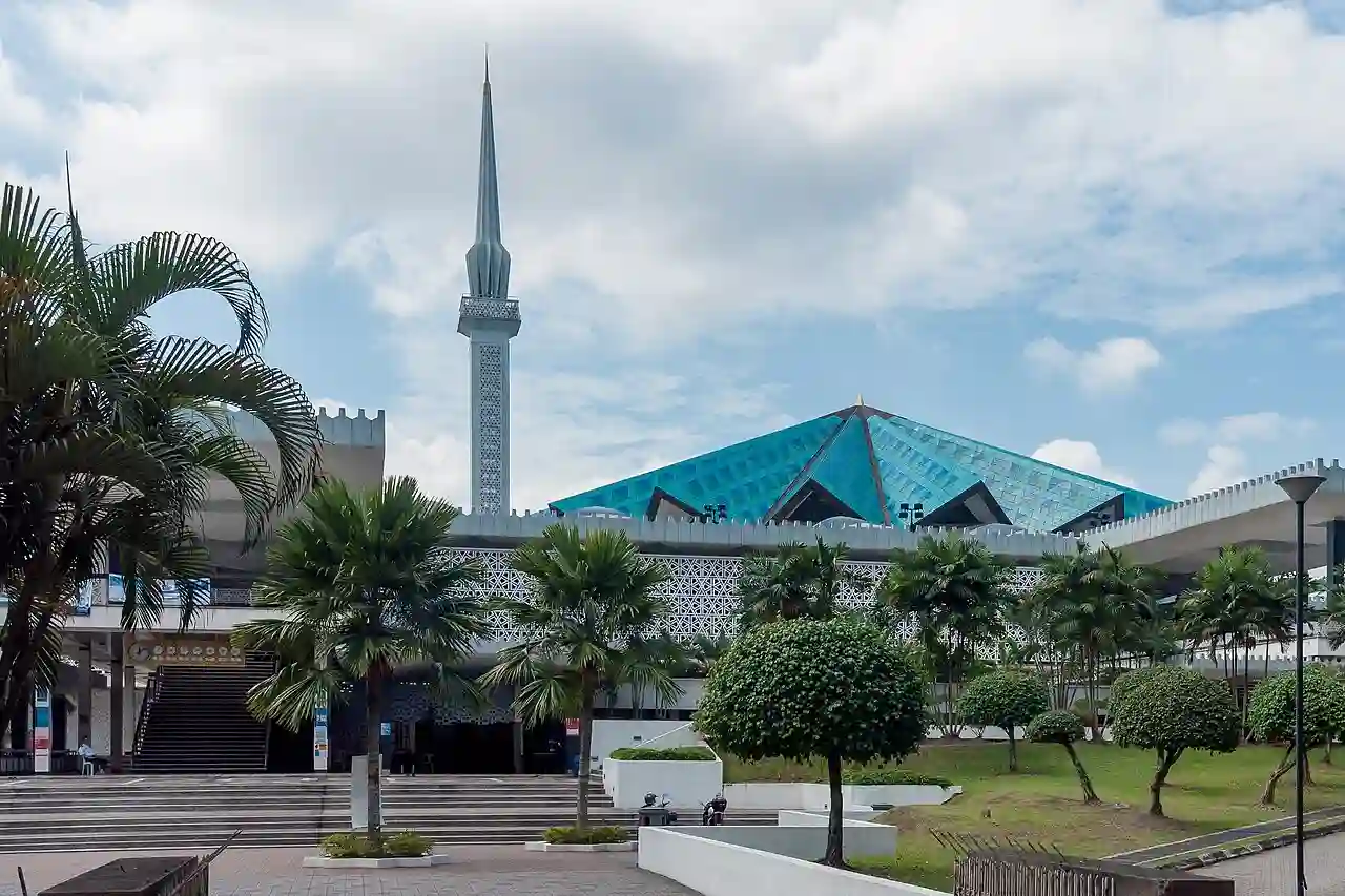Kuala Lumpur Malaysia National-Mosque-04