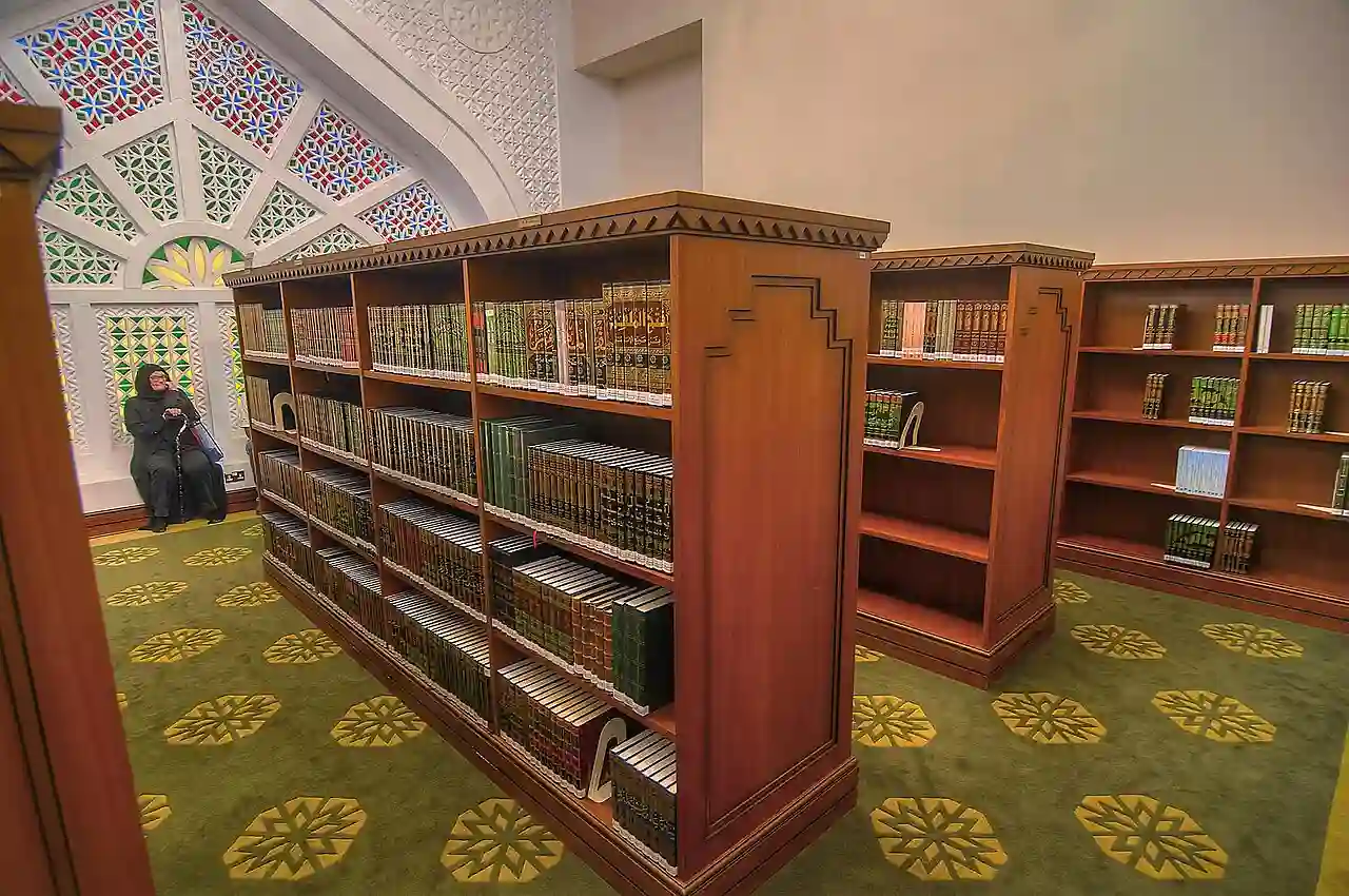 Bookshelves in Imam Muhammad ibn Abd al-Wahhab Mosque
