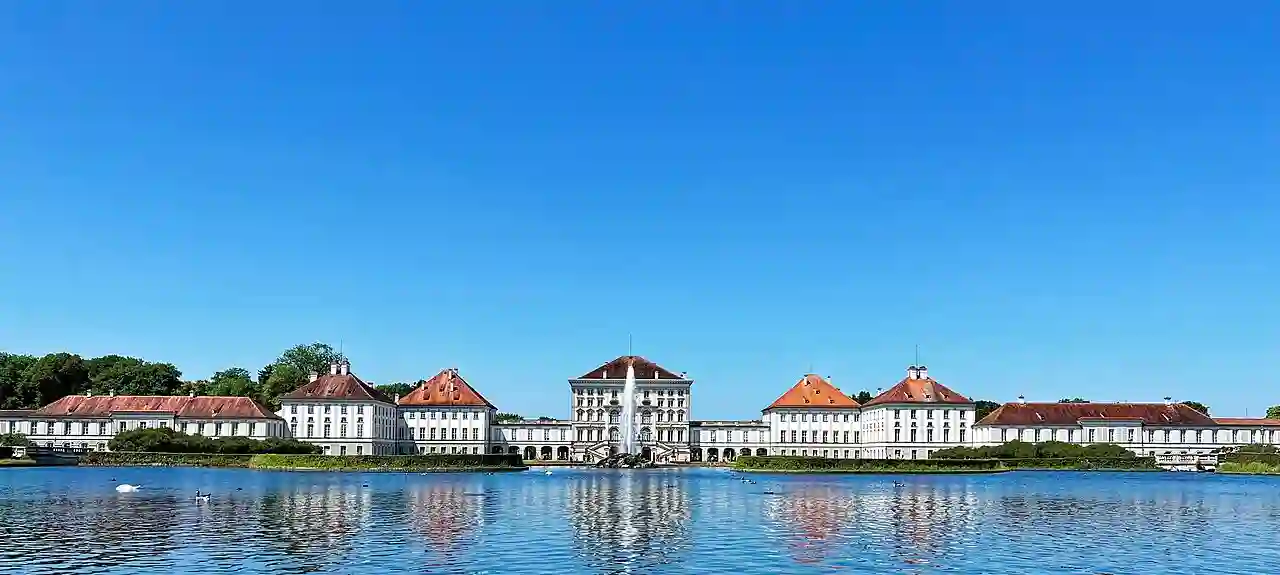 Schloss Nymphenburg, Weitwinkelansicht