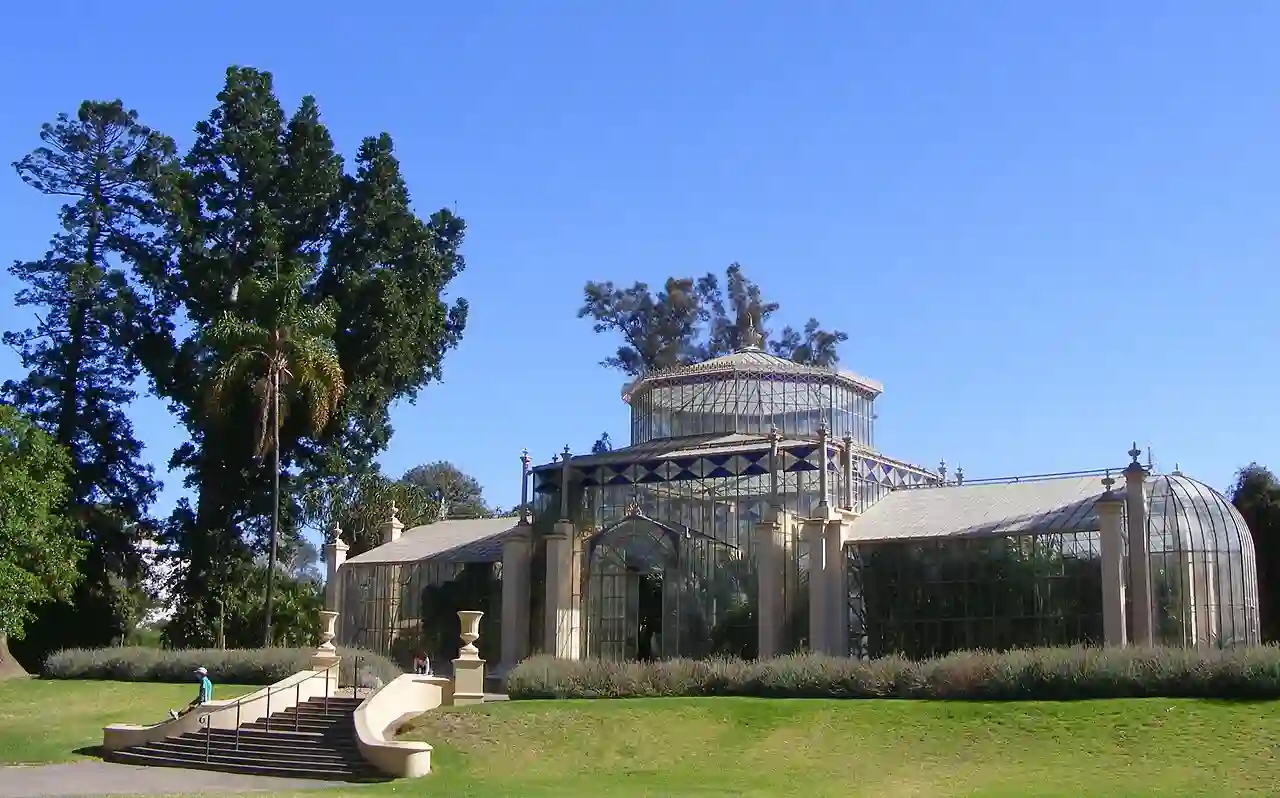 Palm house, Adelaide Botanic Gardens - oblique