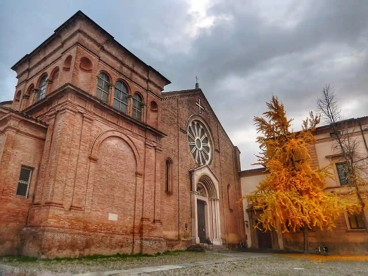 Bologna - Piazza San Domenico (DSCN0004-01-01)