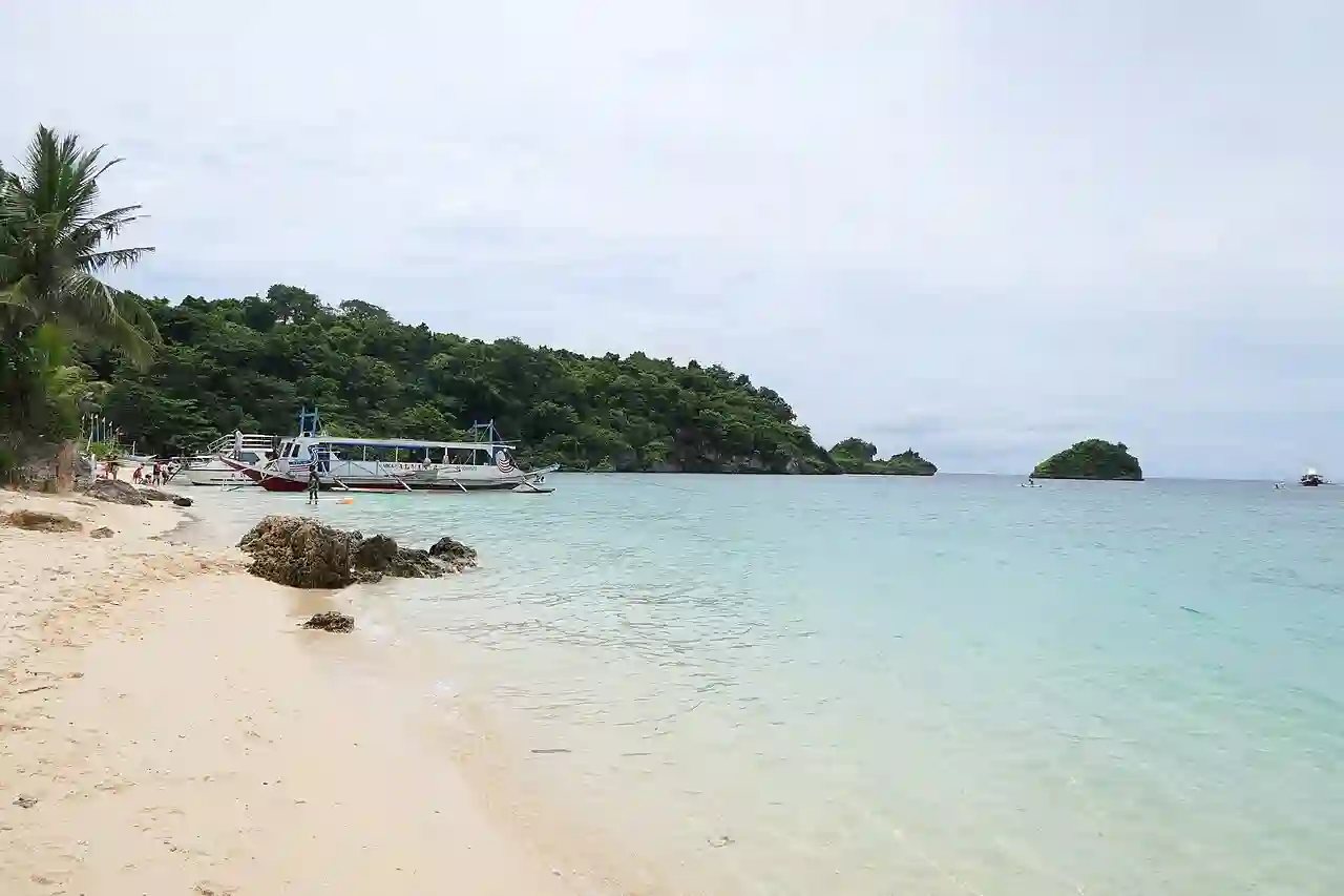 View from Ilig-Iligan beach (52263095569)