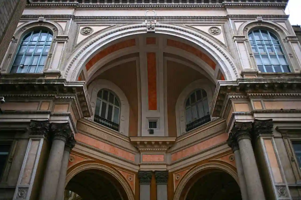 Galleria di Milano, ingresso da piazza della Scala